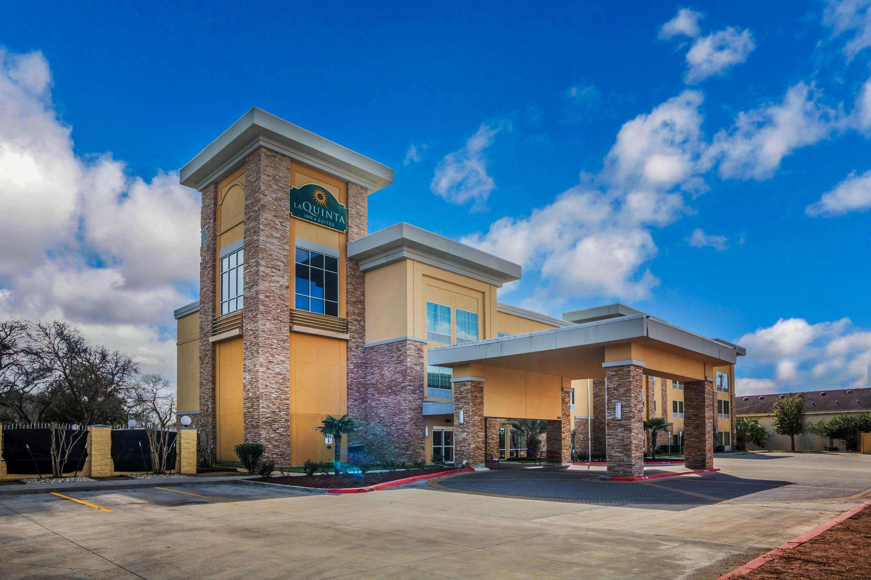 La Quinta By Wyndham Beeville Exterior foto